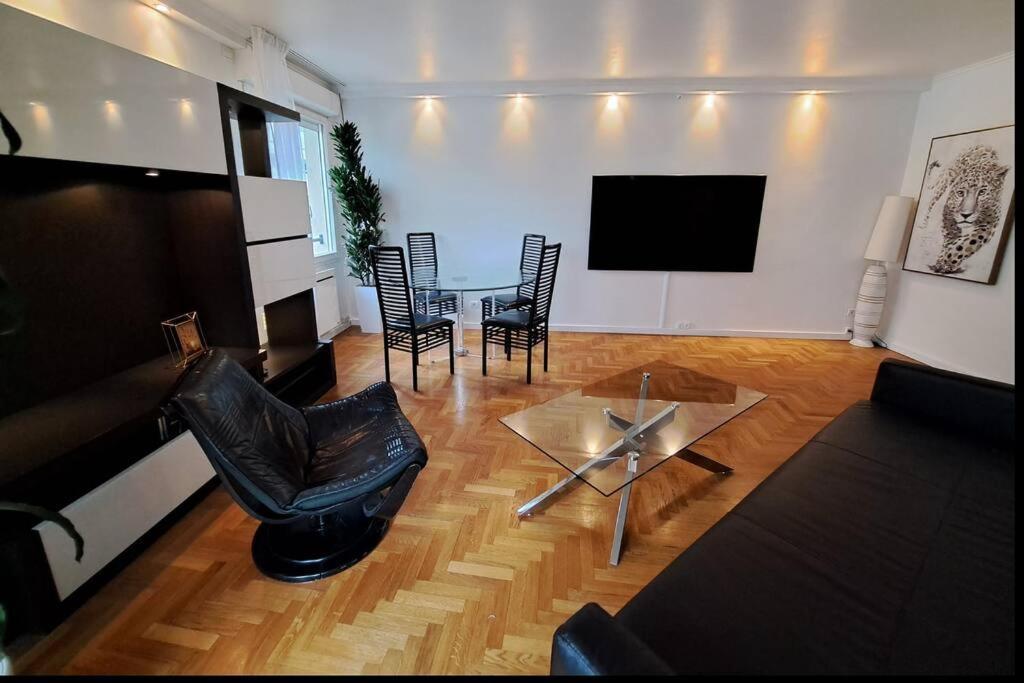 Appartement Aux Portes De Paris Et 5 Minutes Du Metro Charenton-le-Pont Luaran gambar