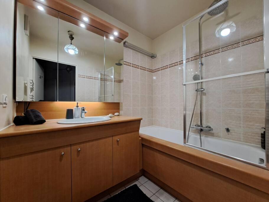 Appartement Aux Portes De Paris Et 5 Minutes Du Metro Charenton-le-Pont Luaran gambar